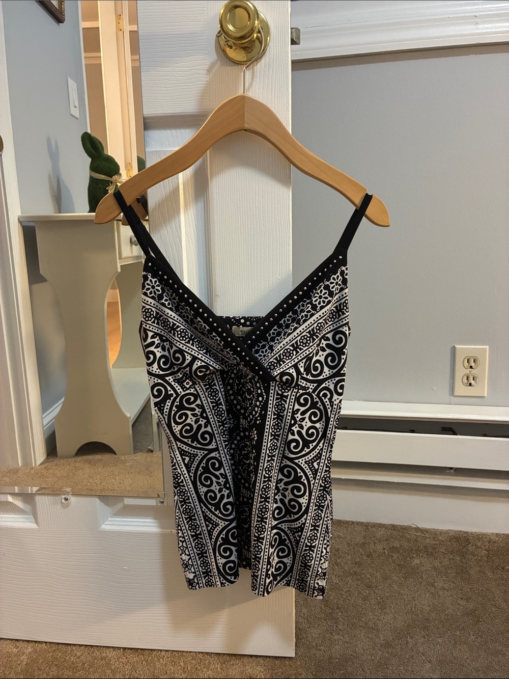 White House Black Market V-Neck Camisole, XXS